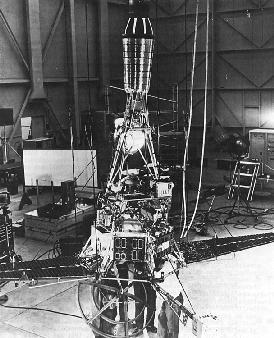 La Ranger-1 en el hangar de preparacin (Foto: NASA)